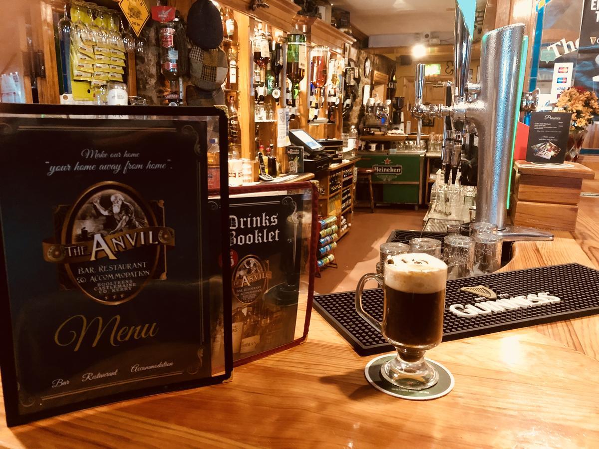 קאסלמיין The Anvil Bar B&B מראה חיצוני תמונה